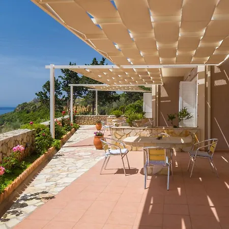 Asta La Vista Maisonettes *